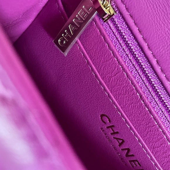 NEW Chanel Magenta Mini Square Classic Lamb GHW - Picture 10 of 10